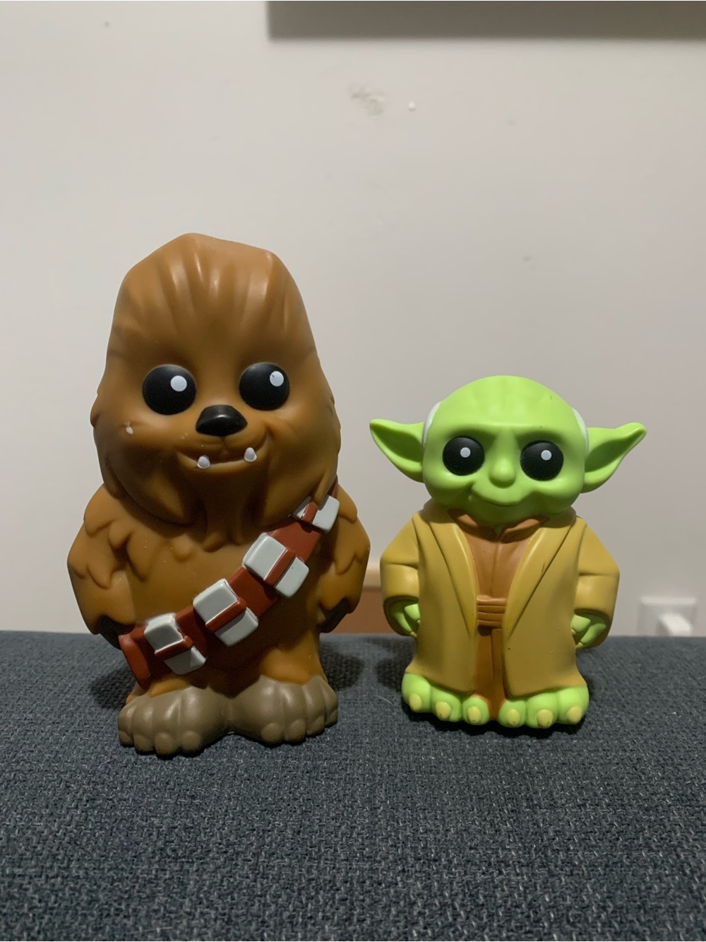 Lot Of 2 Disney Park's Star Wars Bath Toys Bucket YODA Chewbacca